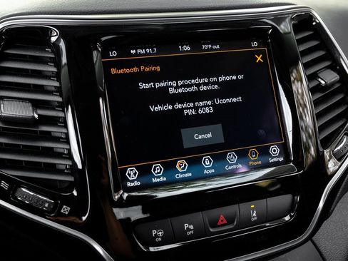 Used 2021 Jeep Cherokee Limited w/ Mopar Interior Package image 41