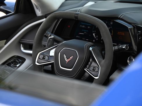 Used 2022 Chevrolet Corvette Stingray Premium Conv w/ Z51 Performance Package RWD image 33