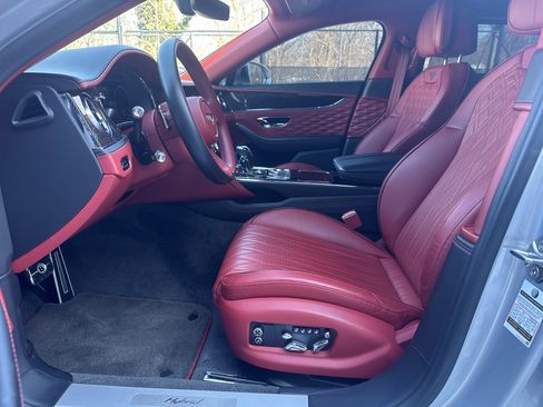 Used 2022 Bentley Flying Spur Plug-In Hybrid image 15