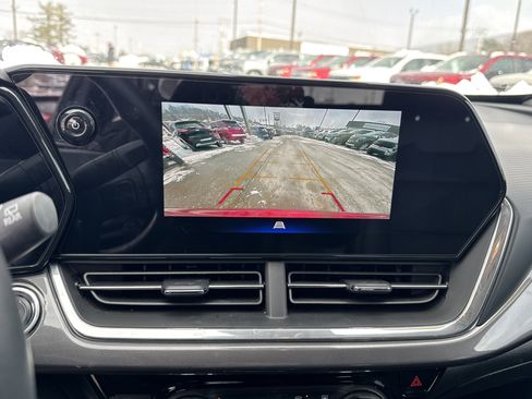 Used 2024 Chevrolet Trax ACTIV w/ Sunroof Package image 22