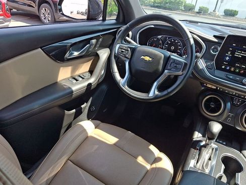 Used 2025 Chevrolet Blazer Premier w/ Enhanced Convenience Package AWD/4WD image 15