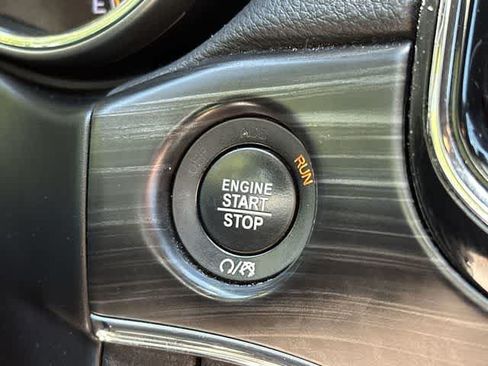 Used 2019 Jeep Grand Cherokee Limited AWD/4WD image 11