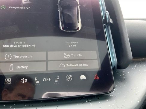 New 2025 Volvo EX30 Ultra w/ Protection Package Premier image 19