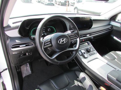 Used 2025 Hyundai Palisade SEL FWD image 13