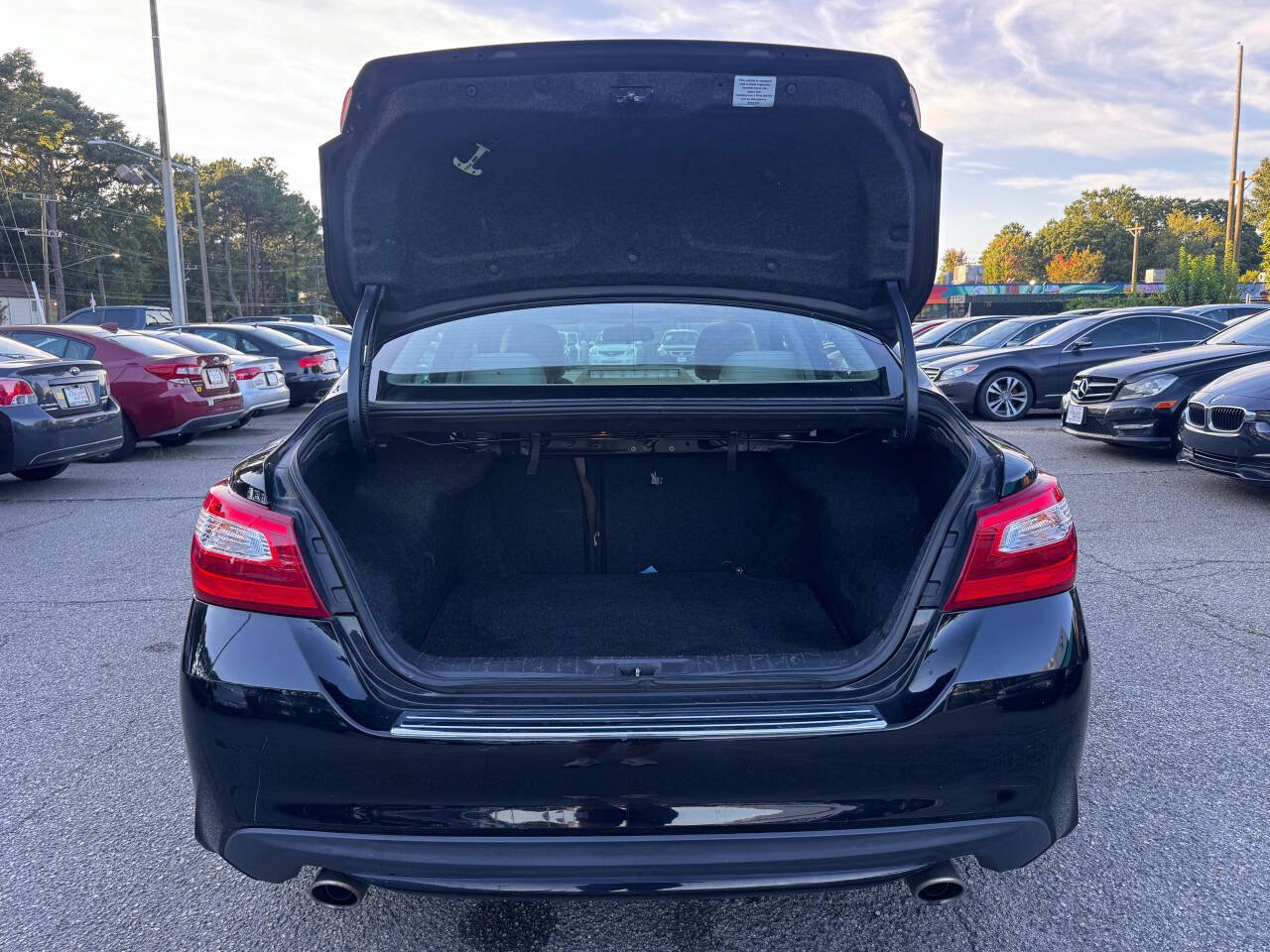 Used 2017 Nissan Altima 2.5 SV FWD image 18