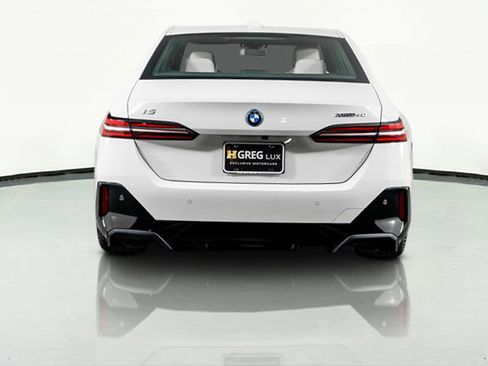 Used 2025 BMW i5 xDrive40 w/ M Sport Package image 15