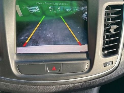 Used 2015 Chrysler 200 C w/ Navigation & Sound Group I image 5