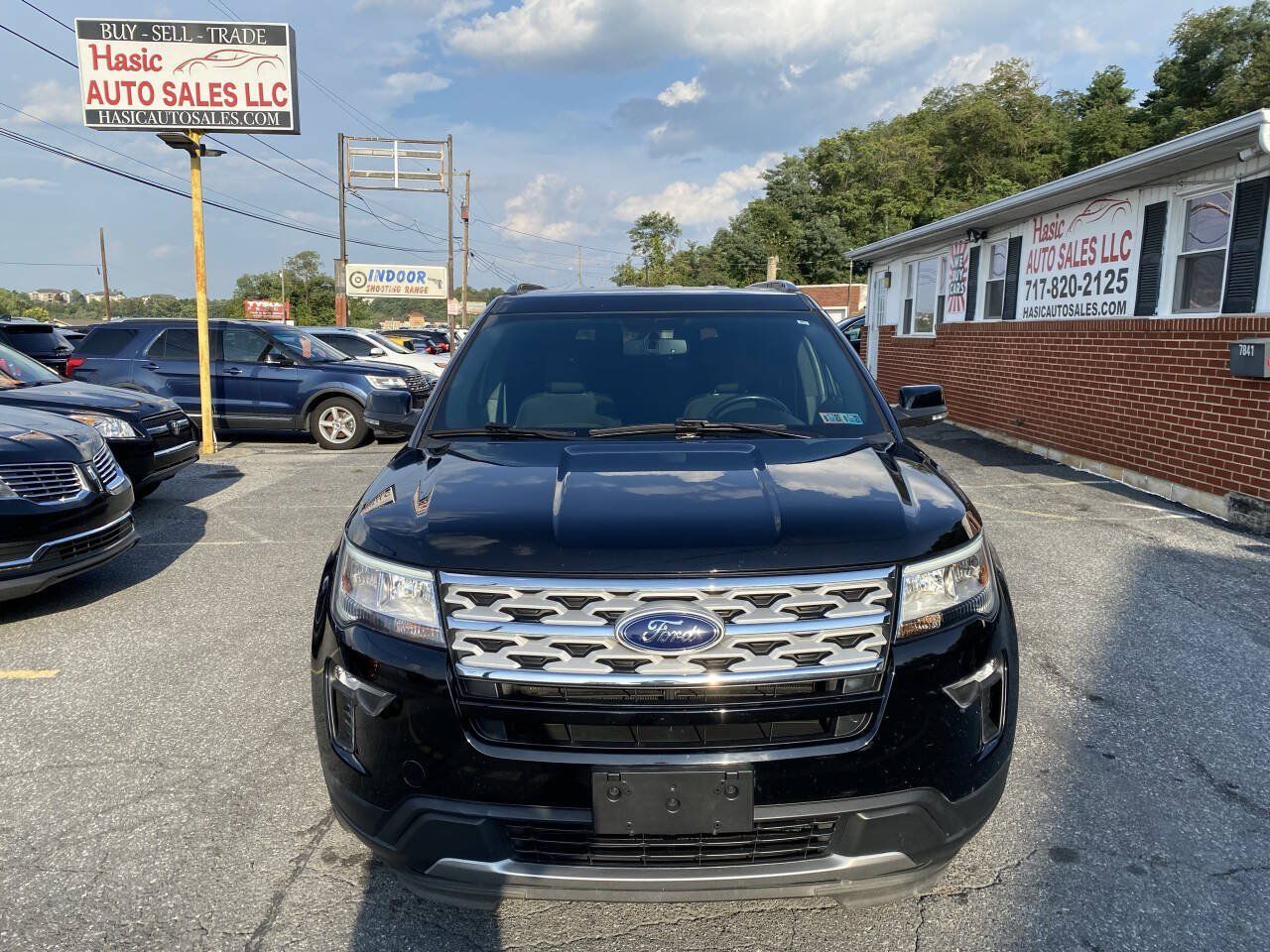 Used 2018 Ford Explorer XLT w/ Equipment Group 201A AWD/4WD image 2