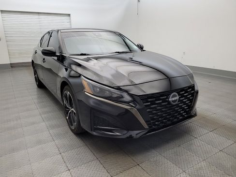 Used 2025 Nissan Altima 2.5 SR FWD image 13