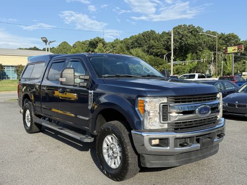 Used 2017 Ford F250 XLT w/ XLT Value Package image 4
