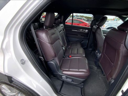 Certified 2025 Ford Explorer Platinum AWD/4WD image 20