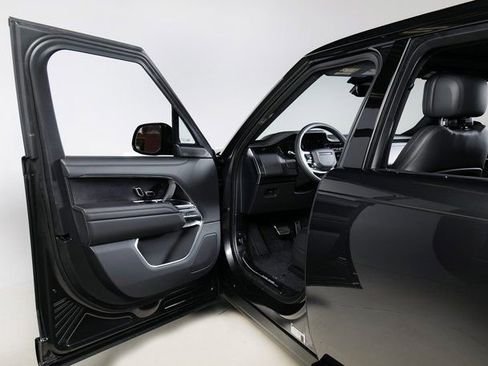New 2026 Land Rover Range Rover SE image 23
