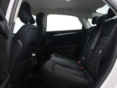 Used 2016 Ford Fusion SE FWD image 31