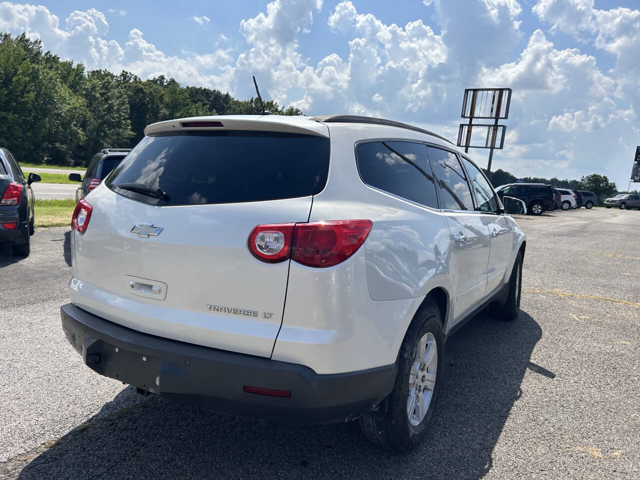 Used 2011 Chevrolet Traverse LT w/ Personal Connectivity Package FWD image 15