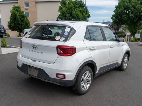 Used 2021 Hyundai Venue SE FWD image 7