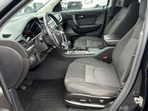 Used 2016 Chevrolet Traverse LT w/ Style and Technology Package FWD image 13