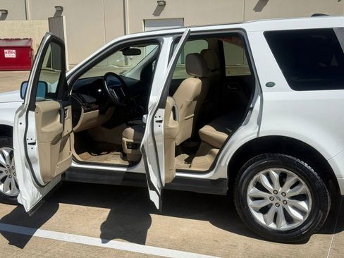 Used 2013 Land Rover LR2 HSE AWD/4WD image 11