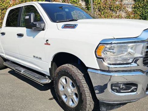 Used 2024 RAM 2500 Big Horn w/ Off Road Package AWD/4WD image 3