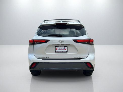 Used 2026 Toyota Highlander Limited image 6