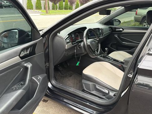Used 2020 Volkswagen Jetta R-Line w/ R-Line Cold Weather Package FWD image 23