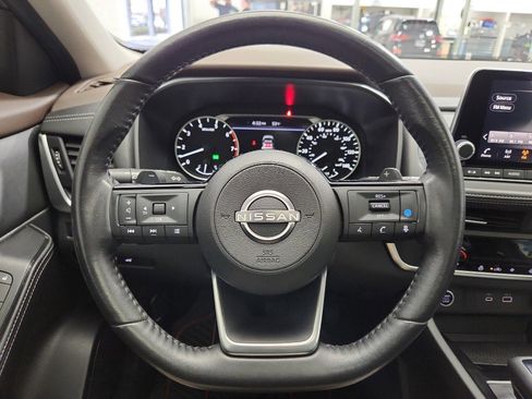 Used 2023 Nissan Rogue SV w/ SV Premium B Package image 11