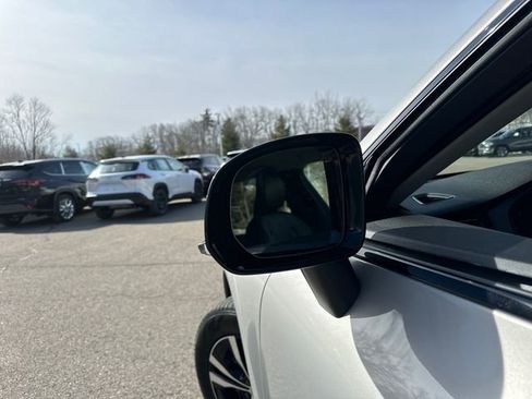 Used 2024 Volvo XC60 B5 Core image 14