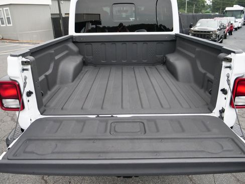 Used 2023 Jeep Gladiator Mojave w/ Cold Weather Group AWD/4WD image 35