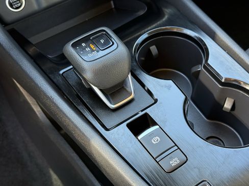 Used 2023 Nissan Rogue SV image 23