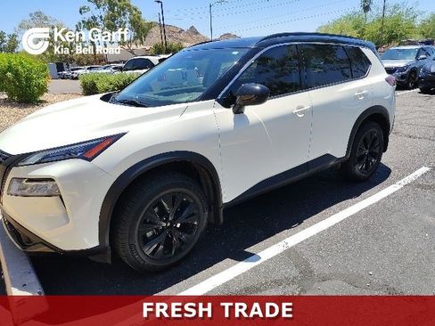 Used 2023 Nissan Rogue SV w/ SV Premium B Package FWD image 1