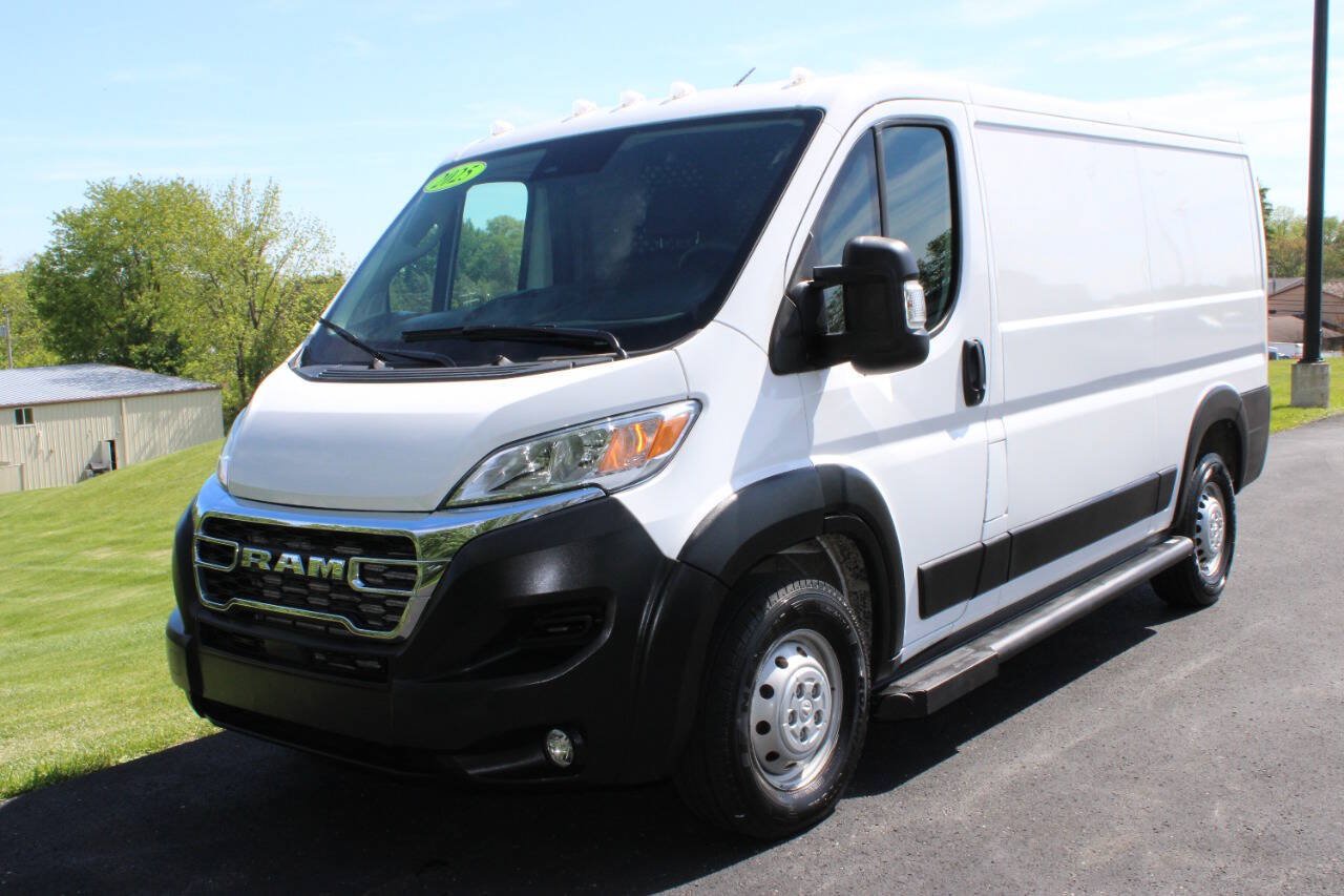 Used 2025 RAM ProMaster 2500 FWD image 3