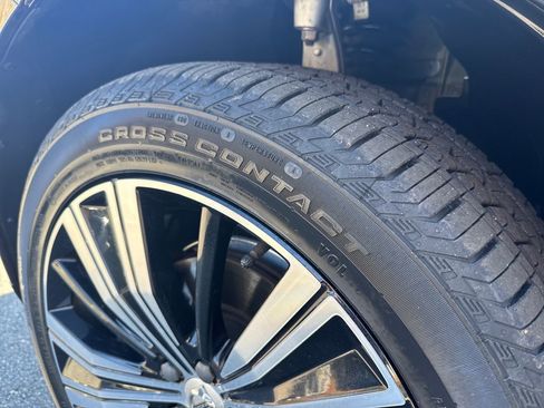 Certified 2023 Volvo XC60 B5 Plus w/ Protection Package Premier image 32