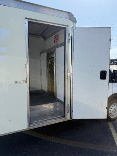 Used 2022 Ford Transit 350 DRW RWD image 24