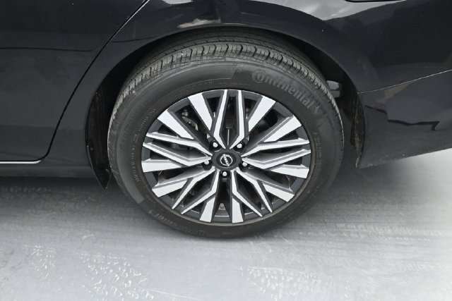 Used 2024 Nissan Altima 2.5 SV AWD/4WD image 17