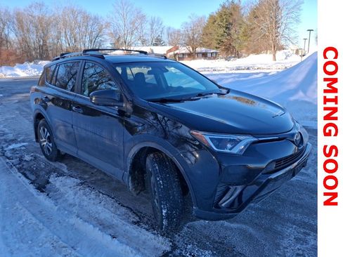 Used 2018 Toyota RAV4 LE image 3