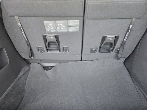 New 2026 Kia Carnival EX FWD image 24