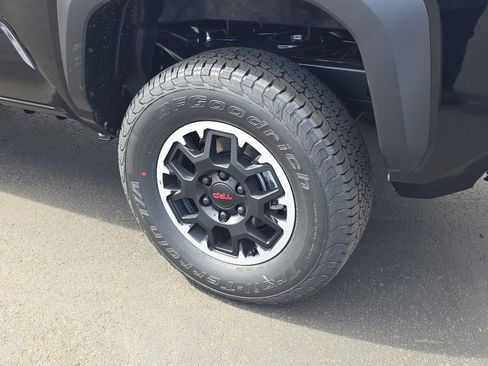 New 2026 Toyota Tacoma TRD Off-Road AWD/4WD image 10