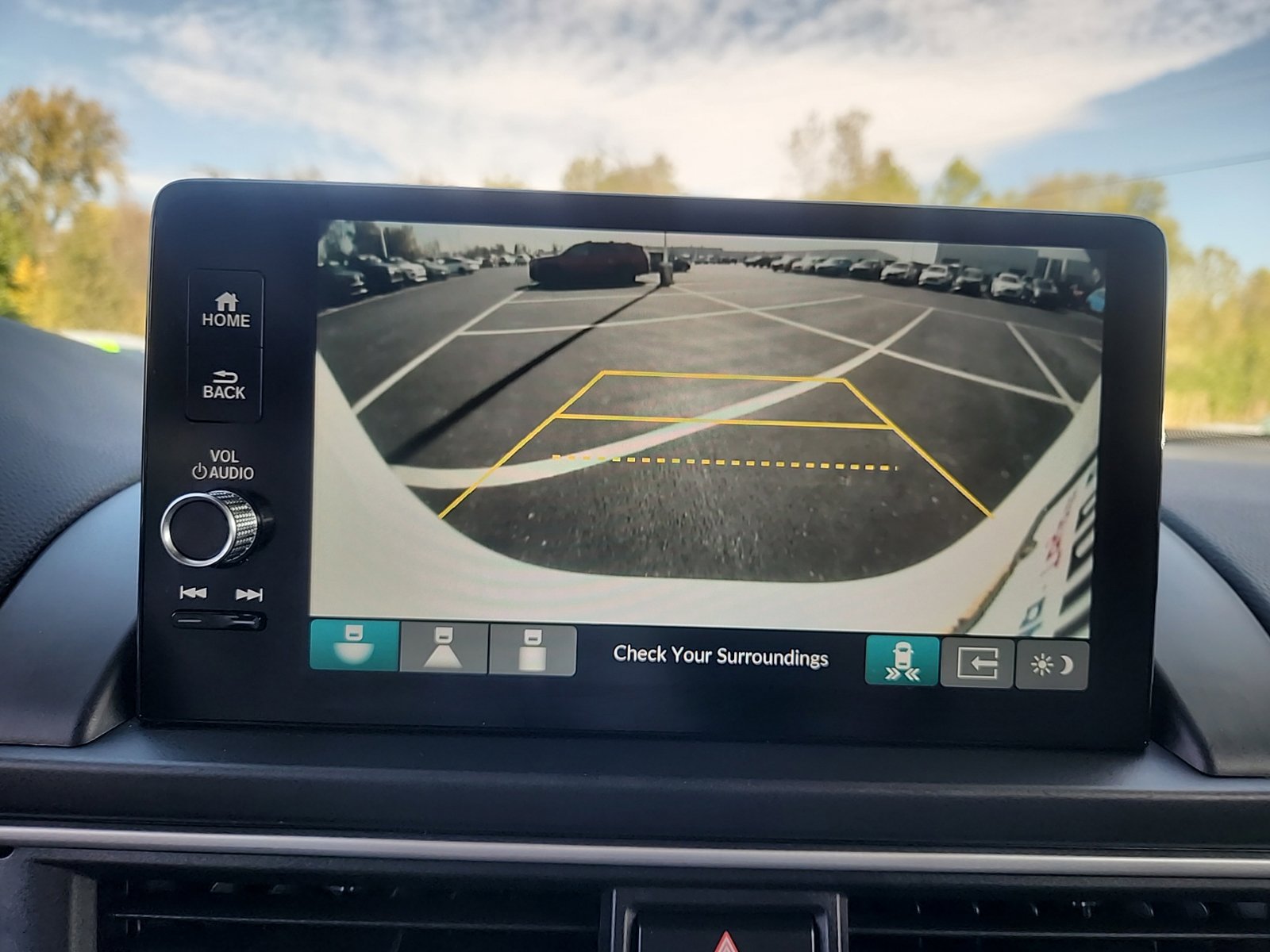 Used 2025 Honda Pilot Touring image 25