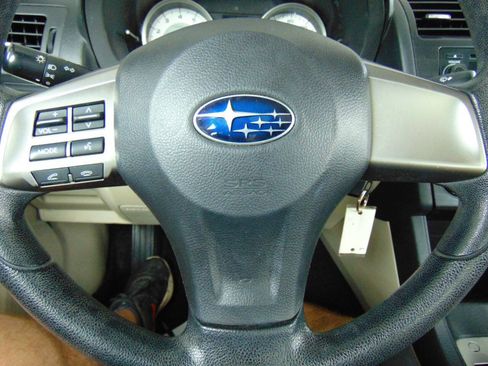 Used 2014 Subaru Impreza 2.0i AWD/4WD image 11