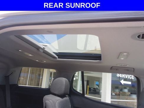 Used 2023 GMC Acadia SLE w/ Driver Convenience Package AWD/4WD image 5