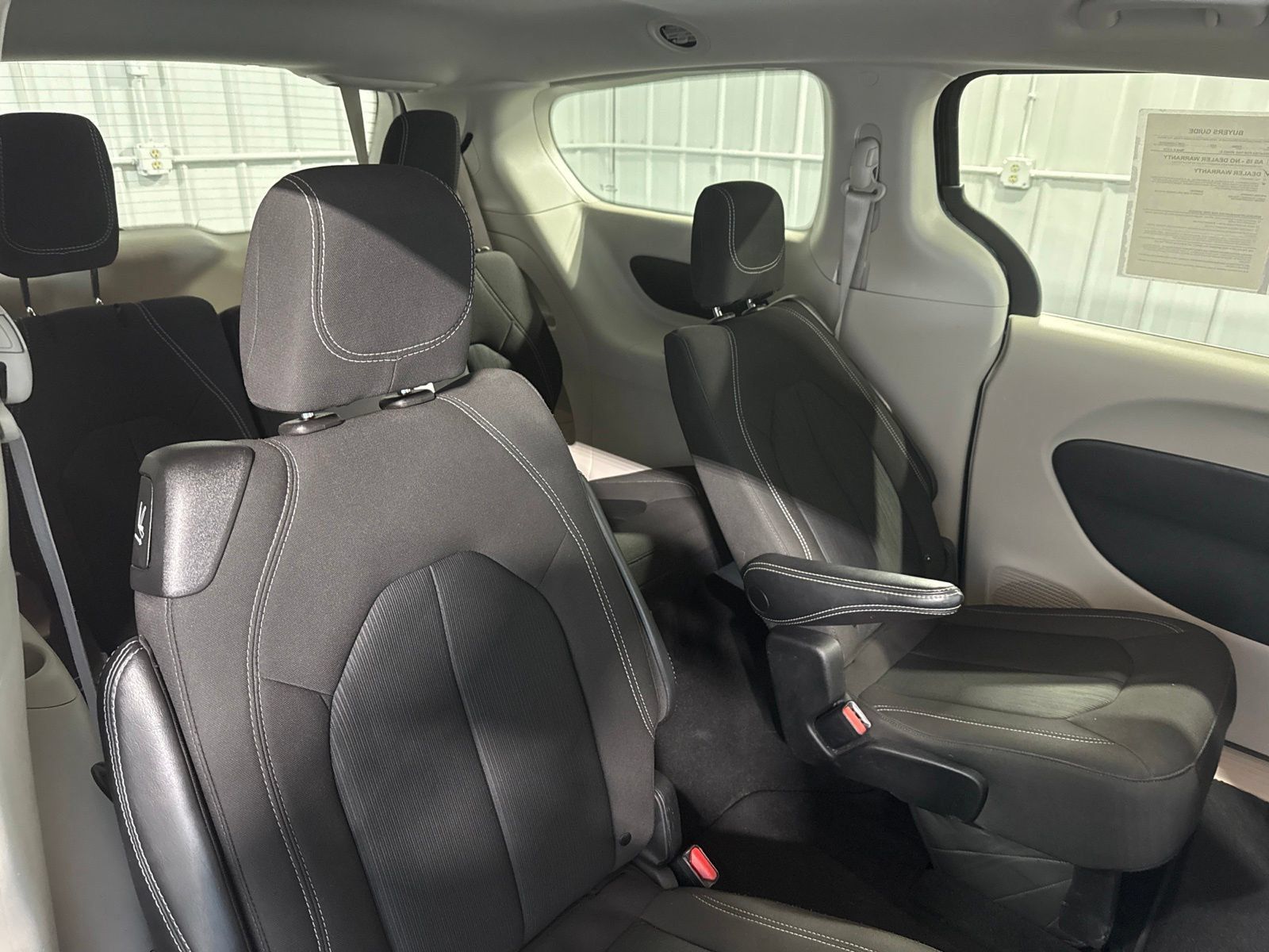 Used 2023 Chrysler Voyager LX FWD image 17