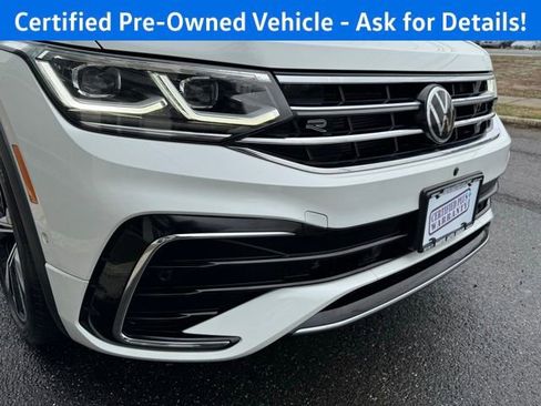 Certified 2023 Volkswagen Tiguan SEL R-Line image 18