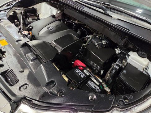 Used 2019 Toyota Highlander LE image 88