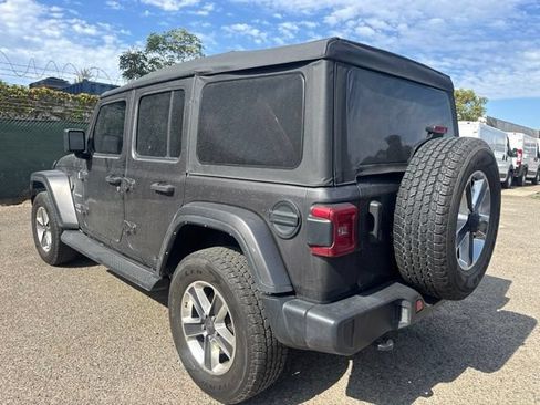 Used 2022 Jeep Wrangler Unlimited Sahara w/ LED Lighting Group AWD/4WD image 7