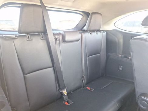Used 2020 Toyota Highlander XLE FWD image 17