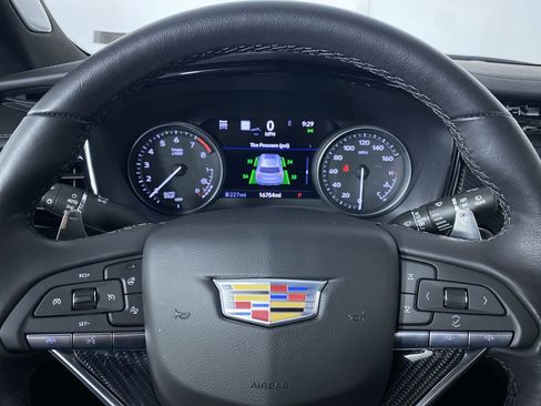 Certified 2024 Cadillac XT6 Sport w/ Technology Package image 3