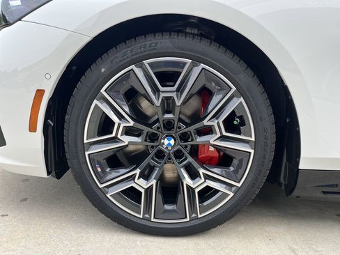 Used 2025 BMW i5 M60 w/ Premium Package image 13