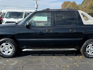 Used 2005 Chevrolet Avalanche Z71 w/ Sun And Sound Package video 2