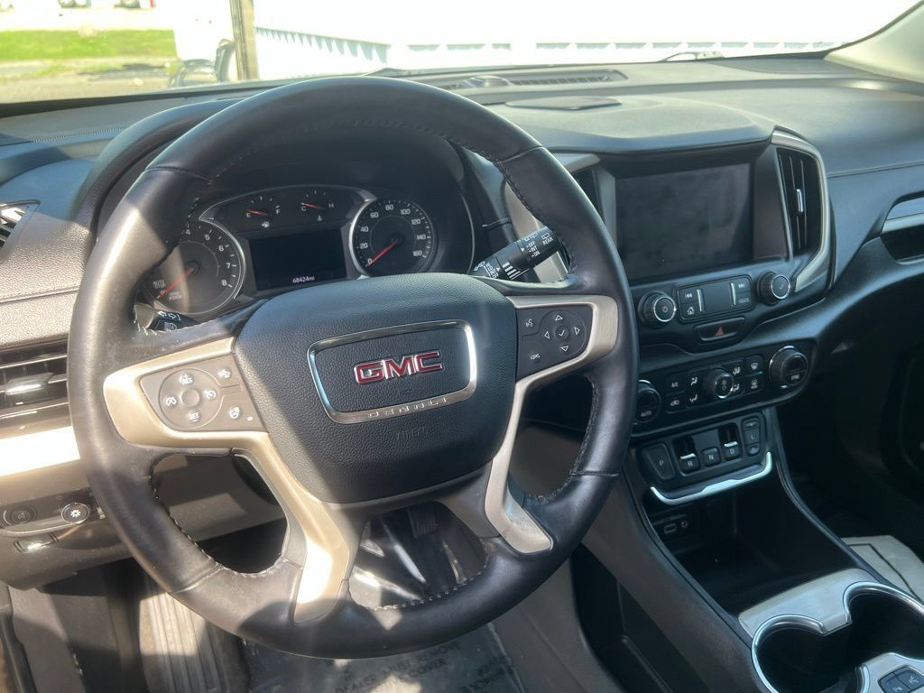Used 2020 GMC Terrain Denali w/ Denali Premium Package FWD image 12