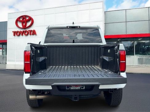 Used 2024 Toyota Tacoma TRD Off-Road AWD/4WD image 4