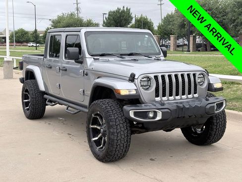 Used 2020 Jeep Gladiator Overland AWD/4WD image 1